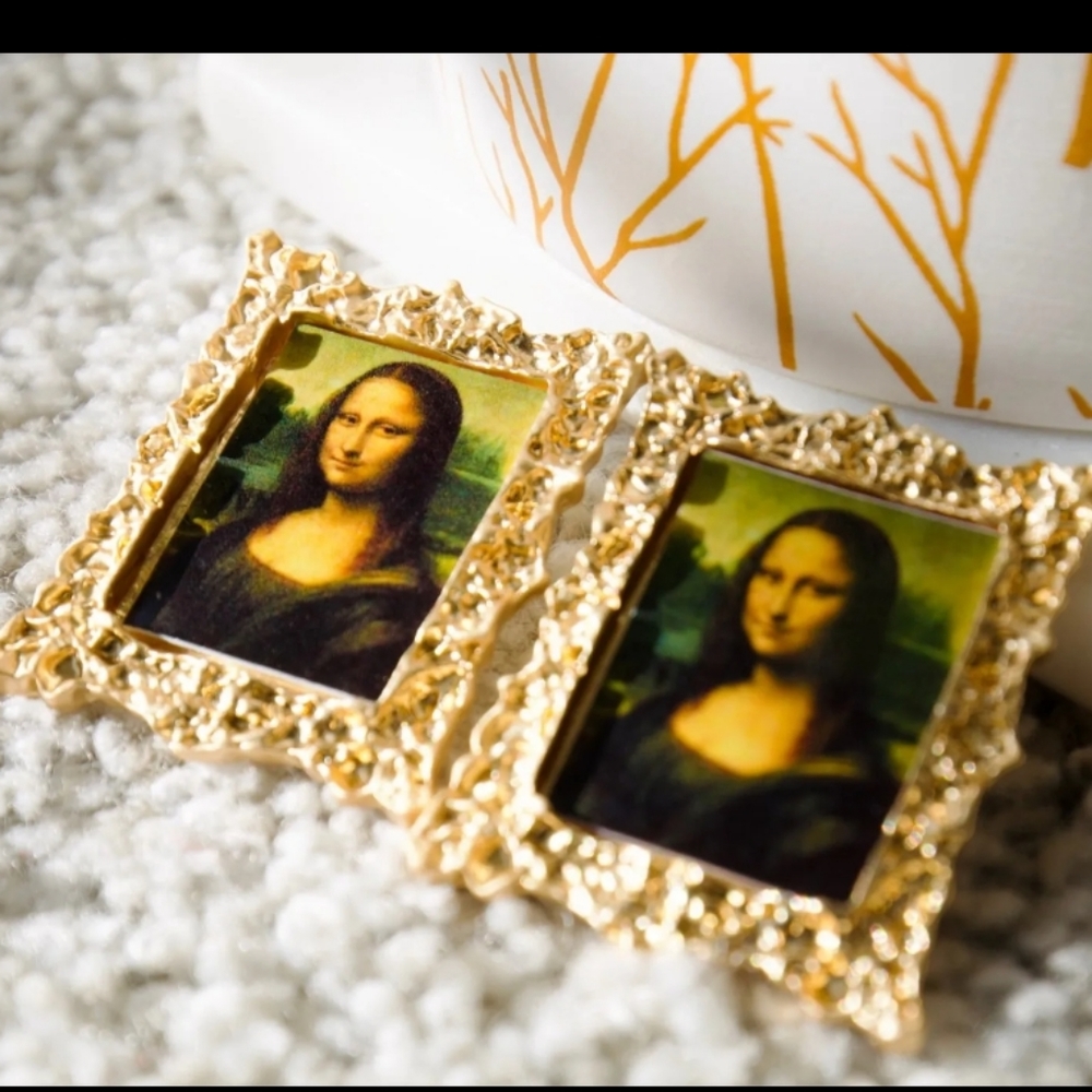 Monalisa Portrait Earrings